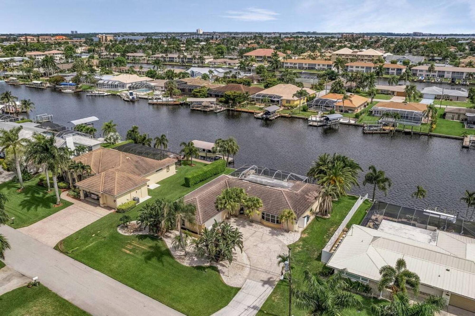 Villa Catalina Isles - Holidays In Paradise Cape Coral Exterior foto